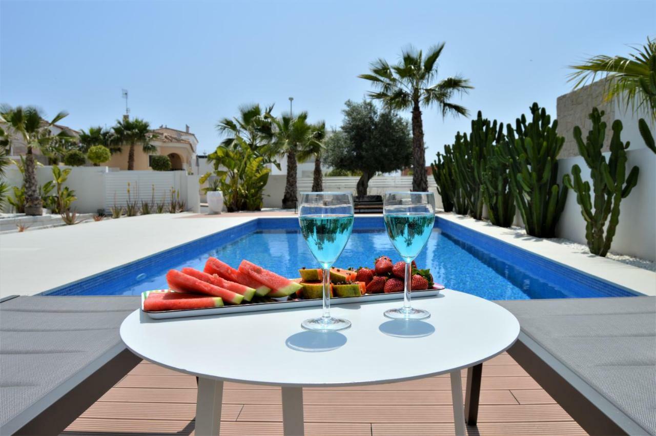 Villa With Private Pool Llobregales Exteriör bild